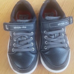 Stride Rite Black Leather Sneakers 8.5